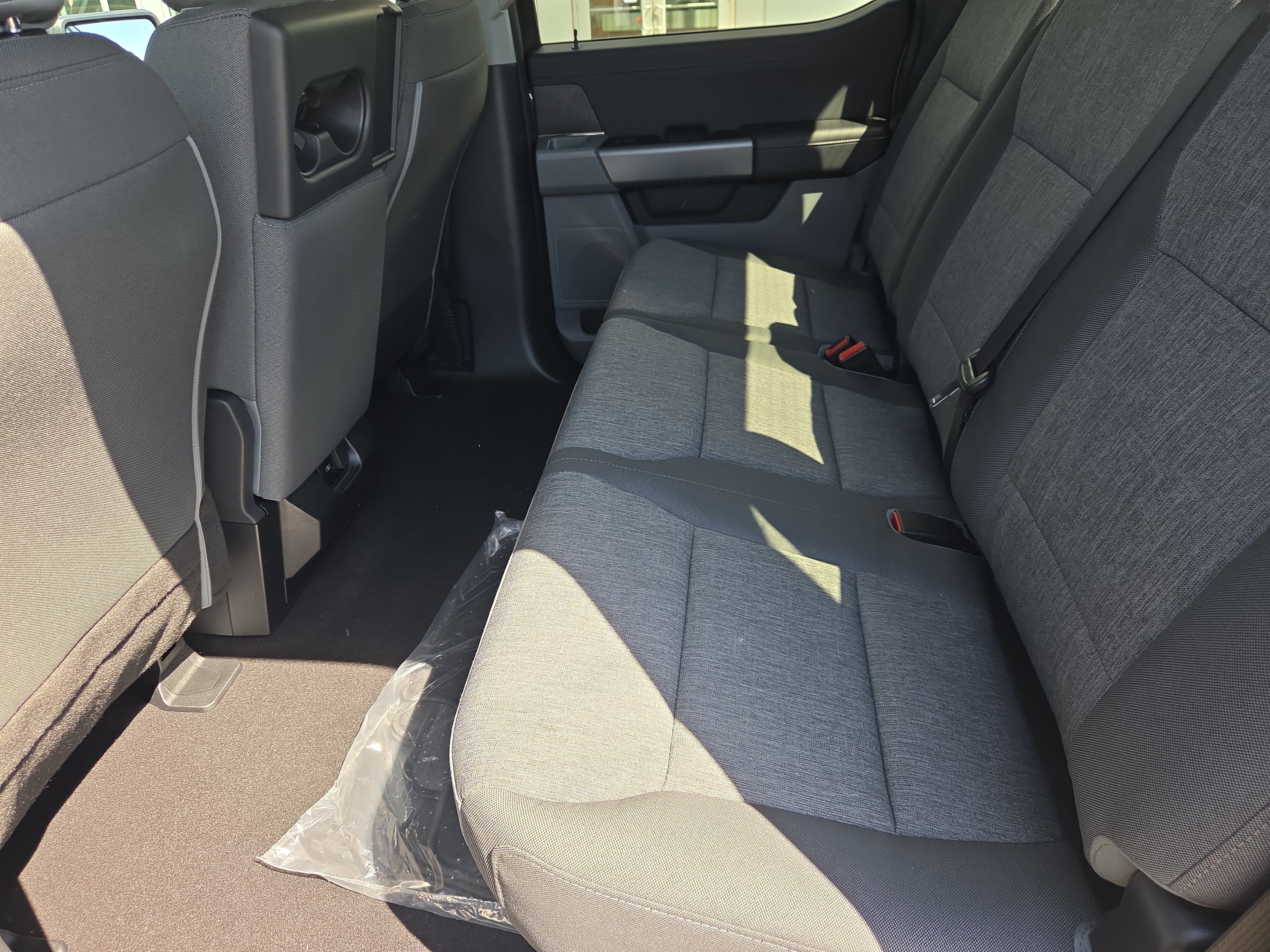 New 2026 Carbonized Gray Metallic Ford XLT image 13