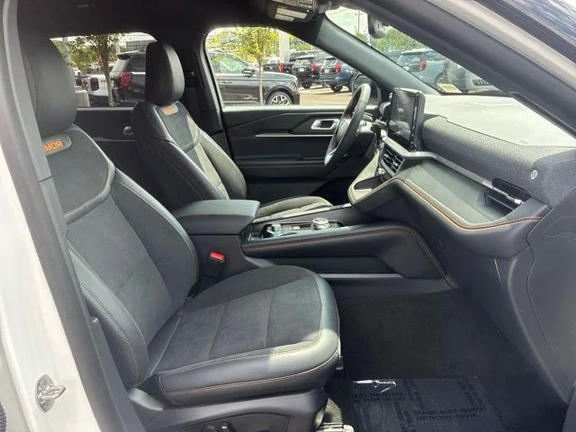 New 2027 White Ford 4DR AWD TREMOR image 26