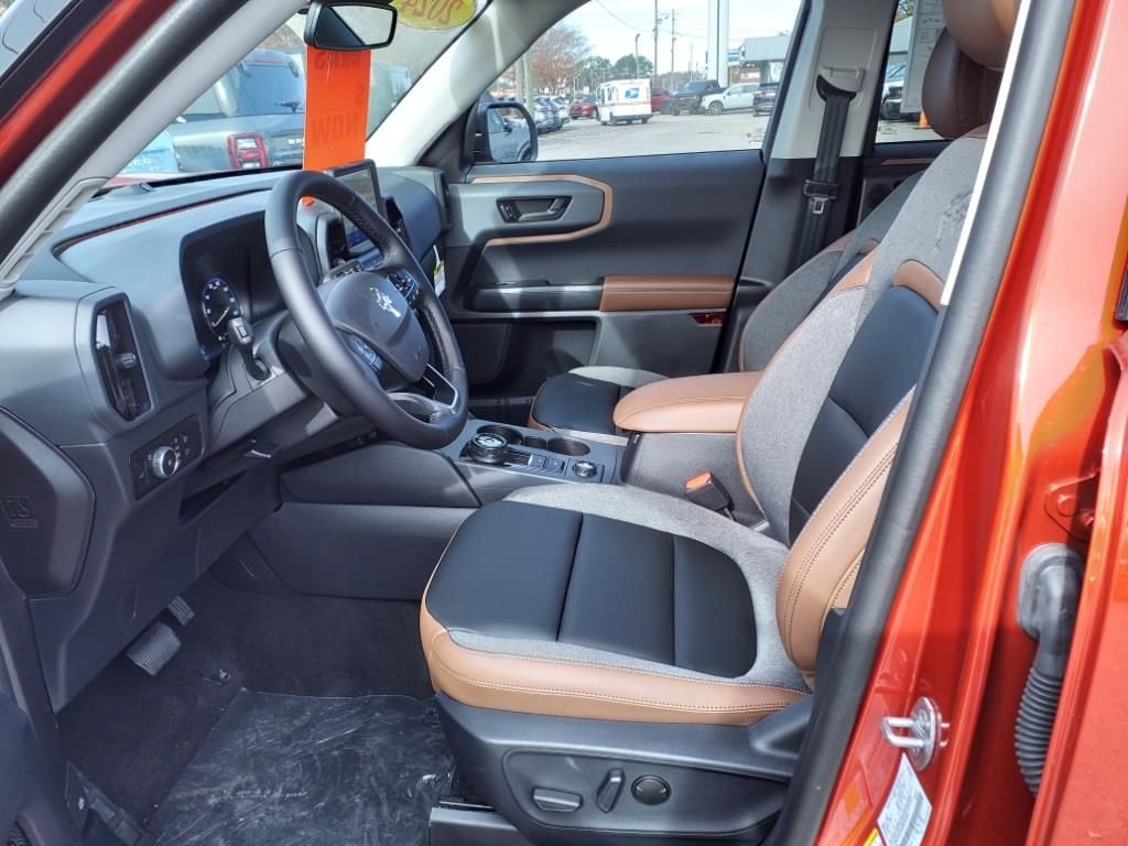 Used 2024 Hot Pepper Red Metallic Tinted Clearcoat Ford Outer Banks image 9