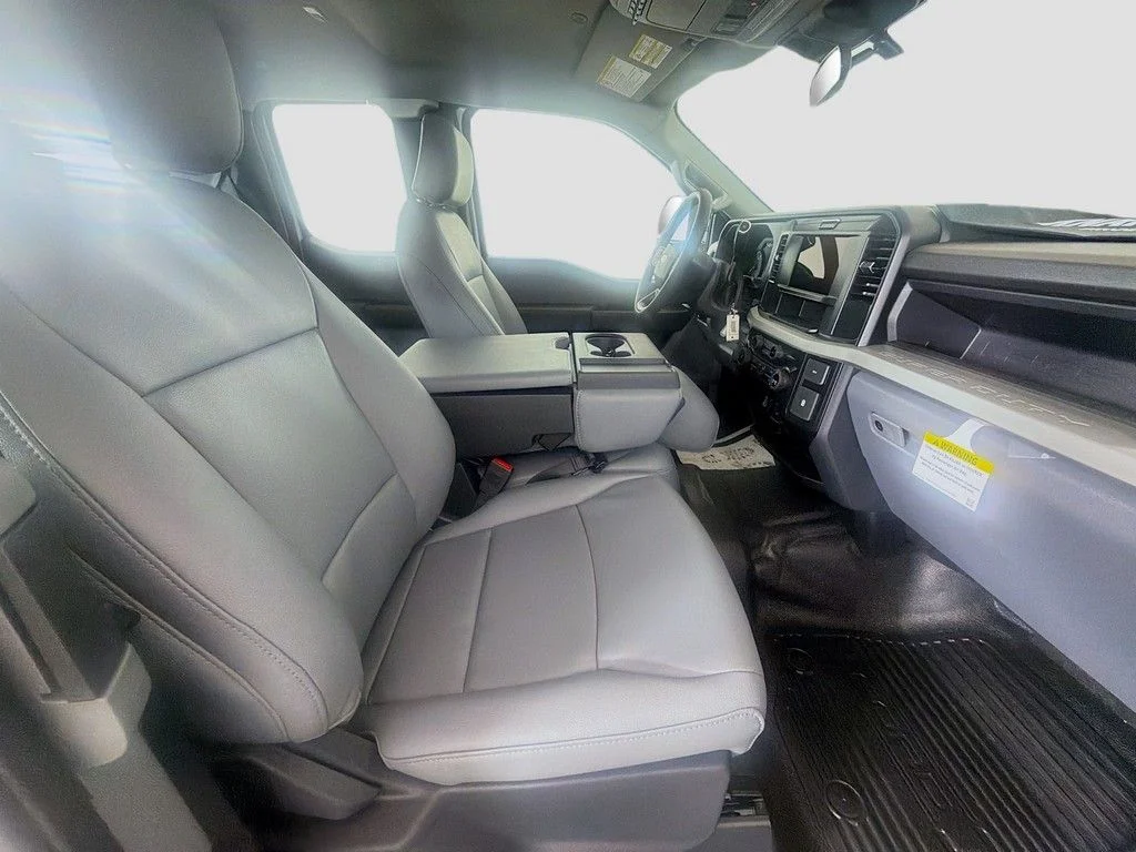 New 2026 Oxford White Ford F-250® XL image 18