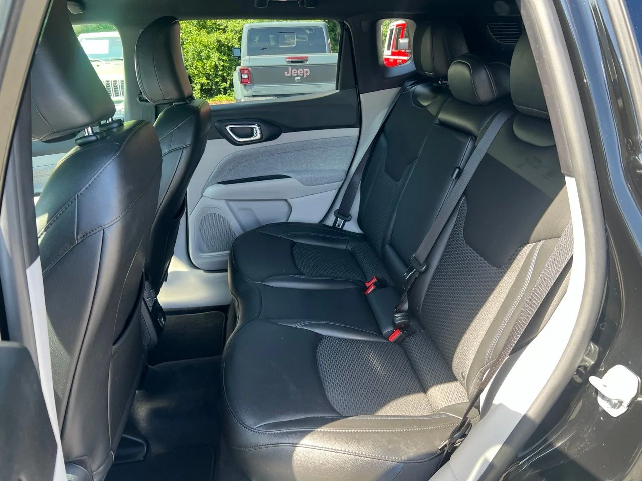 Used 2023 Black Jeep Latitude image 20