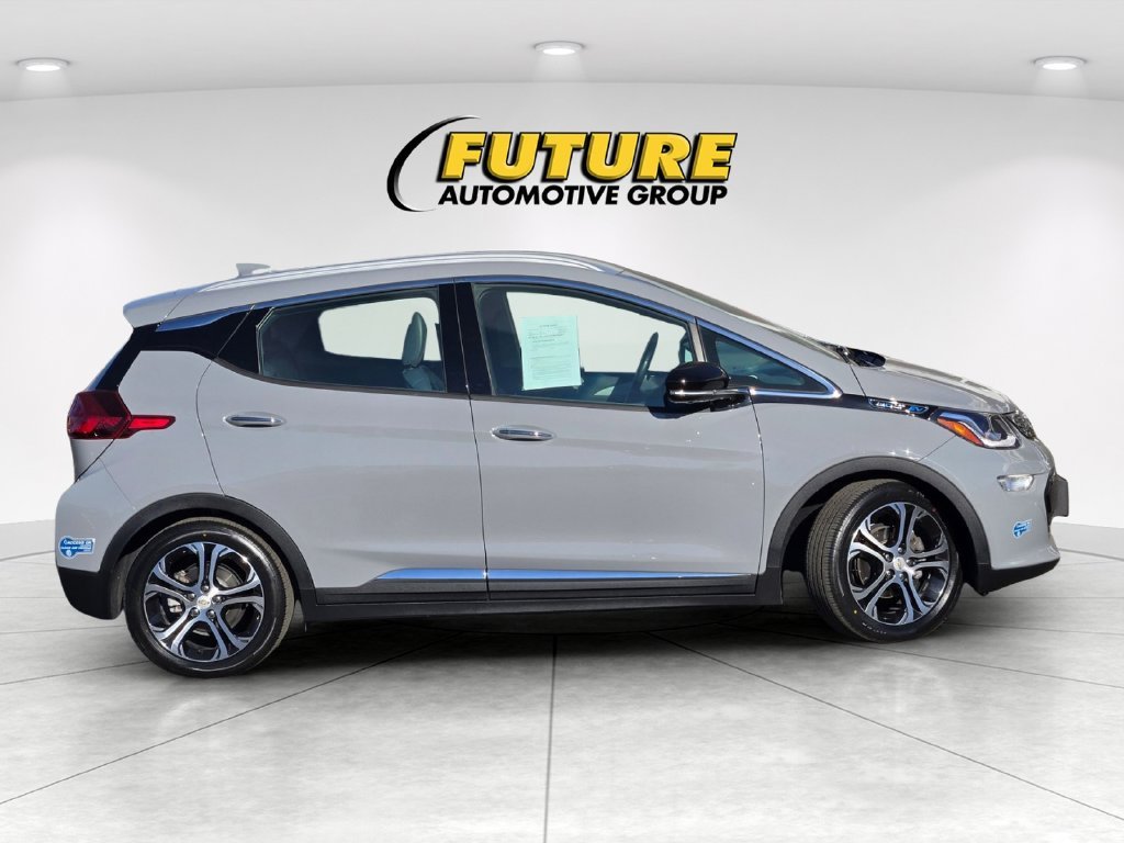 Used 2020 Gray Chevrolet Premier image 3