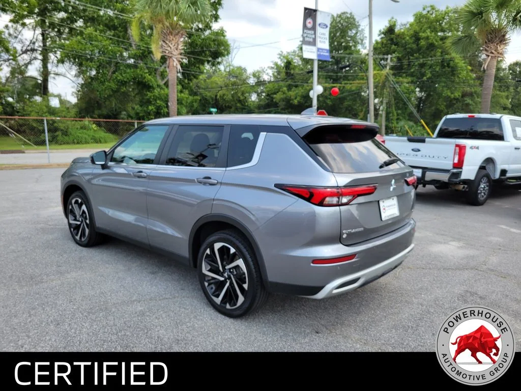 Used 2024  Mitsubishi SE image 3