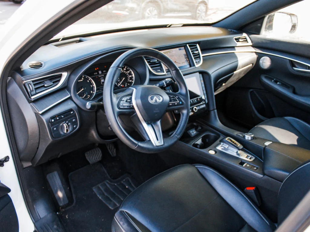 Used 2025 Radiant White INFINITI SENSORY image 8