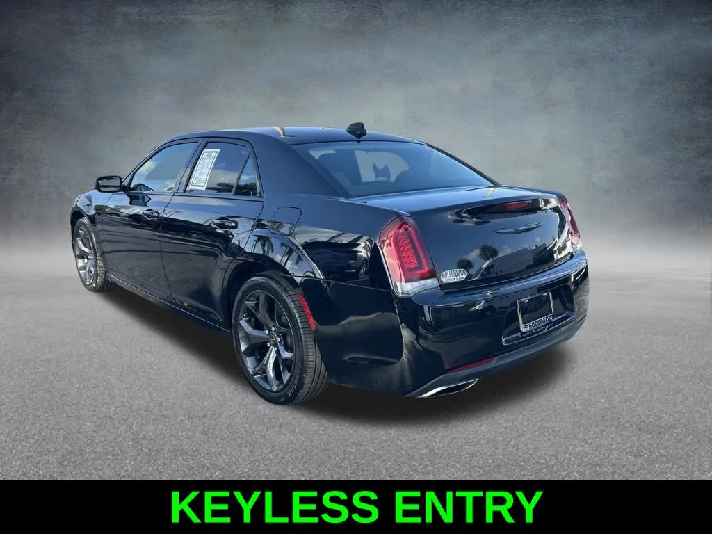 Used 2021 Black Chrysler Touring image 7