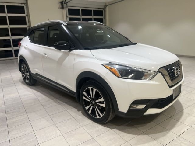Used 2019 White Nissan SR image 7