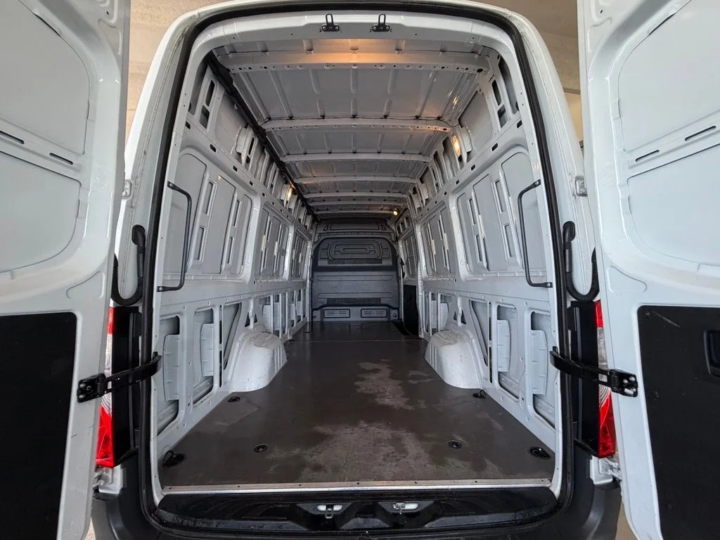 Used 2025 White Mercedes-Benz Cargo 170 WB image 40
