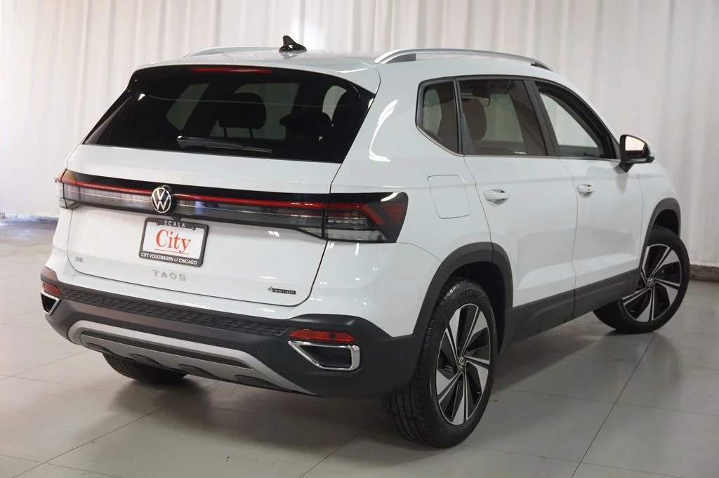 Certified Used 2025 Pure White Volkswagen 1.5T SE image 23