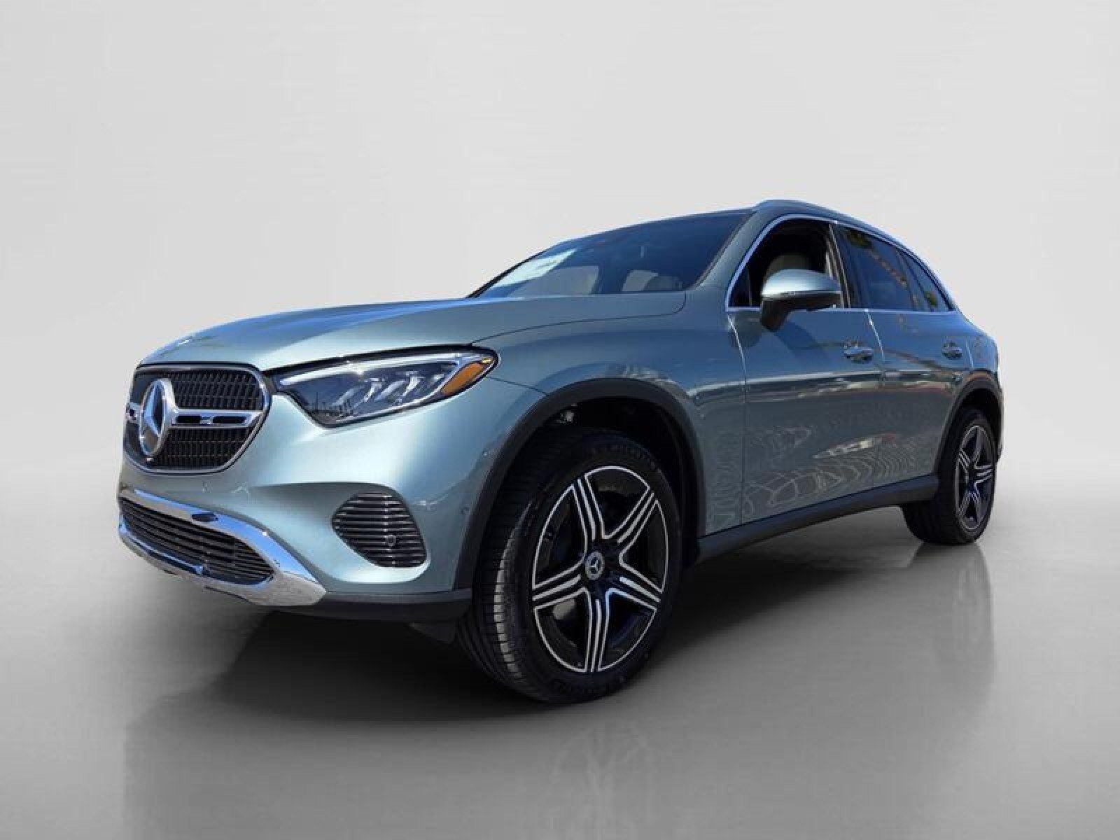 New 2026 Verde Silver Metallic Mercedes-Benz GLC 300 SUV image 7