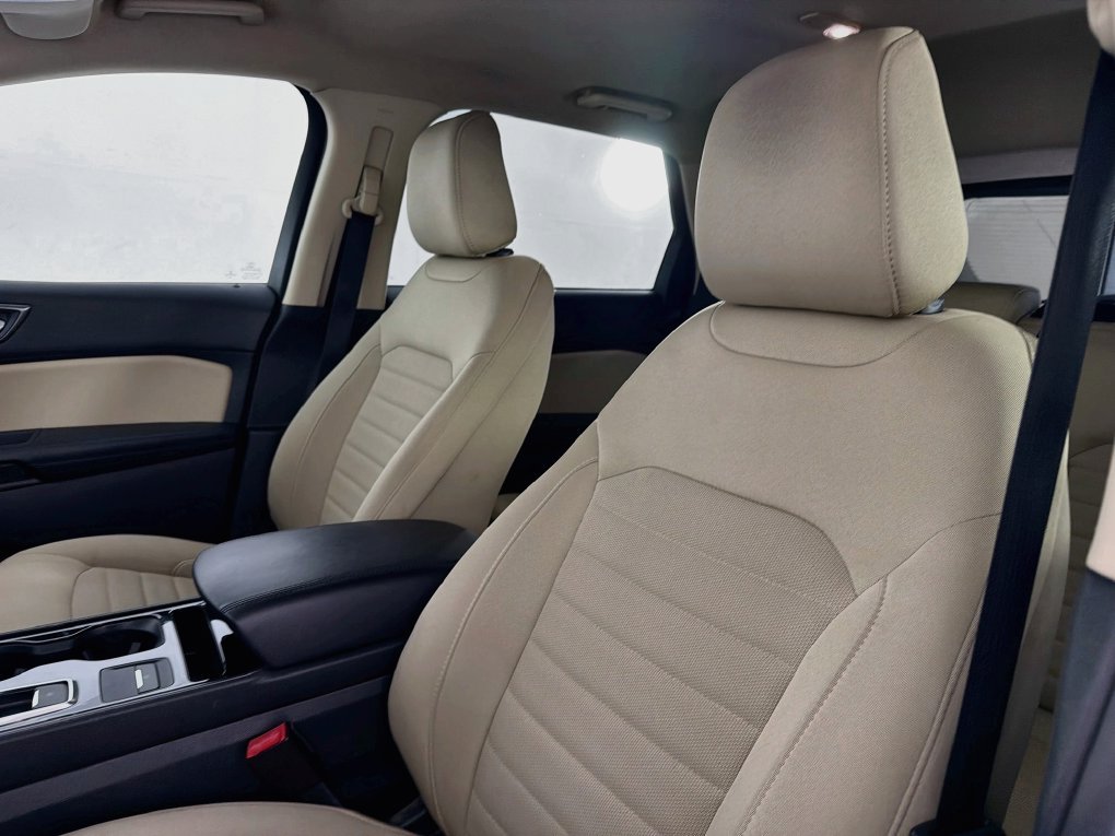 Used 2020 White Ford SE image 32
