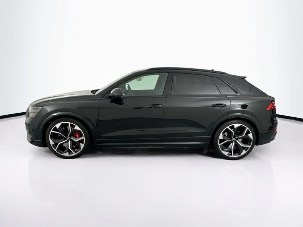Used 2024  Audi 4.0T image 8