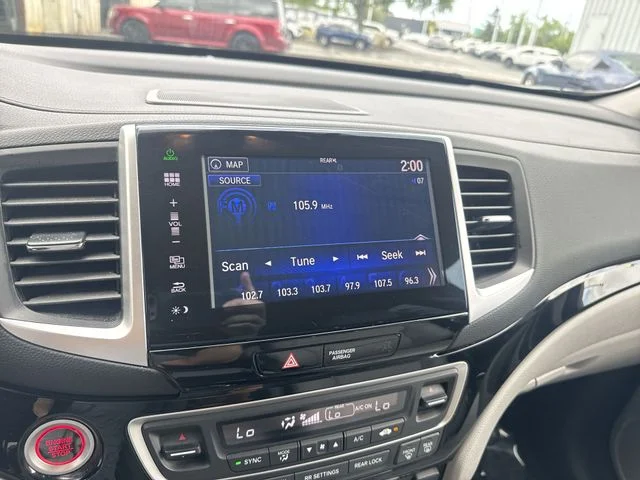Used 2016  Honda Touring image 20
