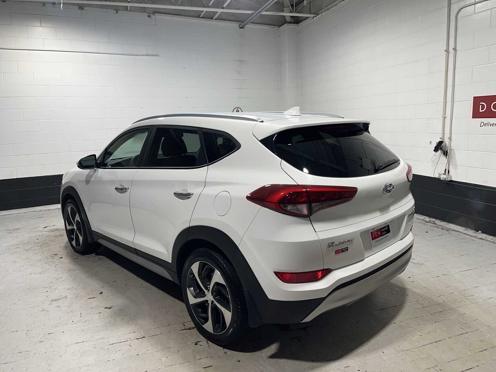 Used 2018 Dazzling White Hyundai Limited image 4