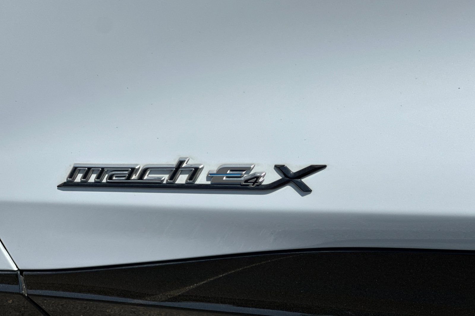 Used 2023 White Ford Premium image 33