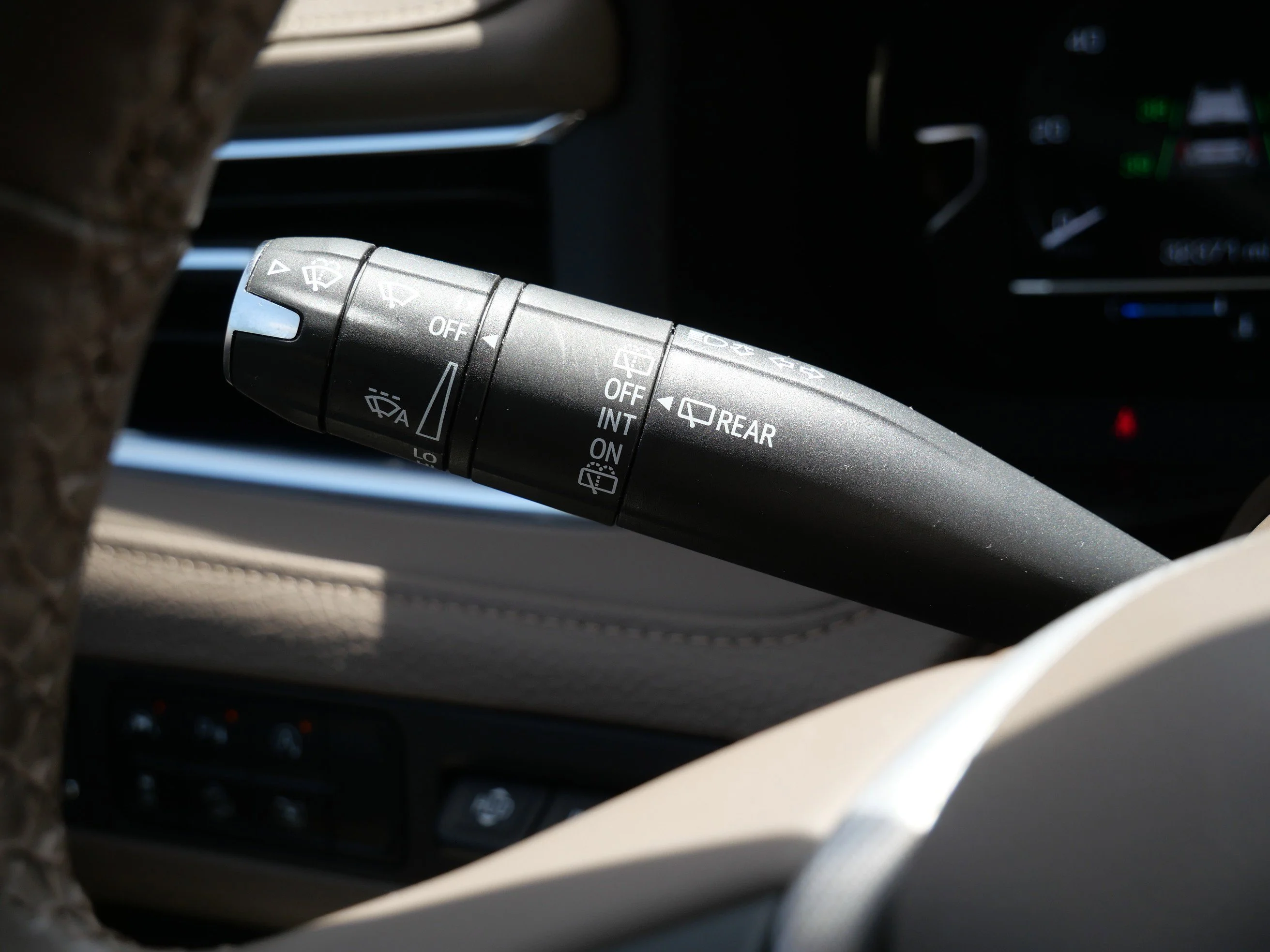 2024 GMC Yukon XL Denali - Photo 25