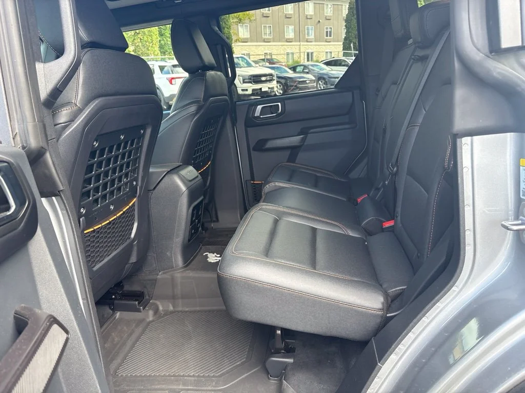 Used 2024 Silver Ford Badlands image 12