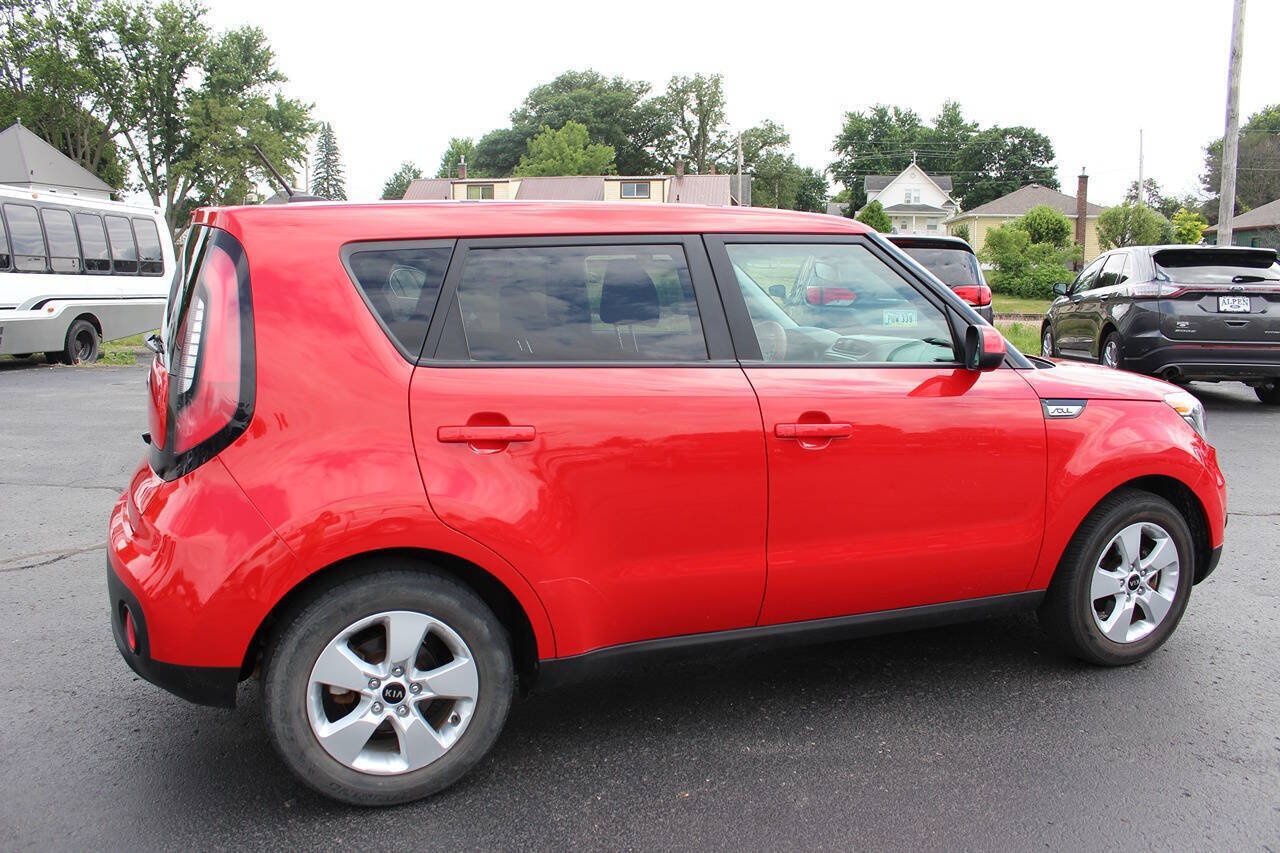 Used 2019 Inferno Red Kia Base 4dr Crossover 6A image 4