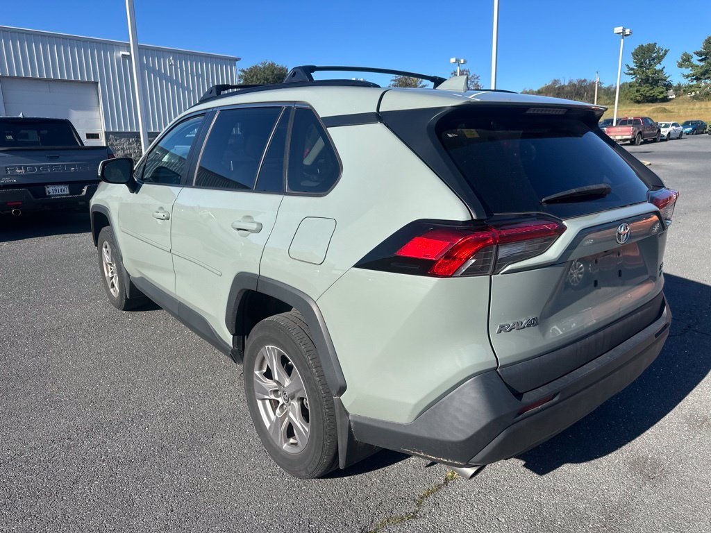 Used 2023  Toyota XLE image 5