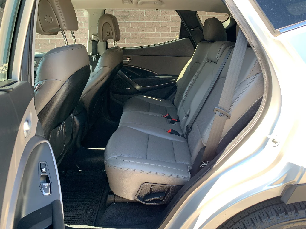 Used 2014 Moonstone Silver Hyundai 2.4L (A6) image 15