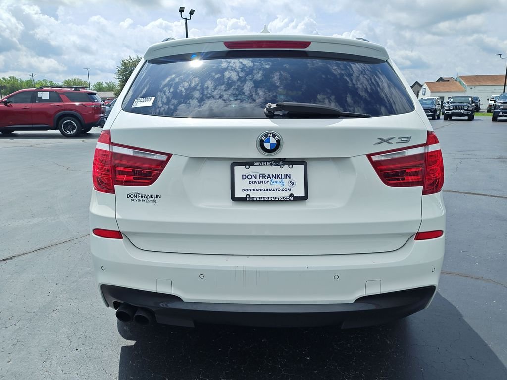 Used 2013 White BMW xDrive28i image 4
