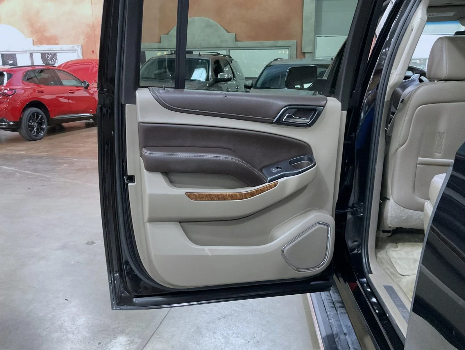 Used 2015 Black Chevrolet LTZ image 22
