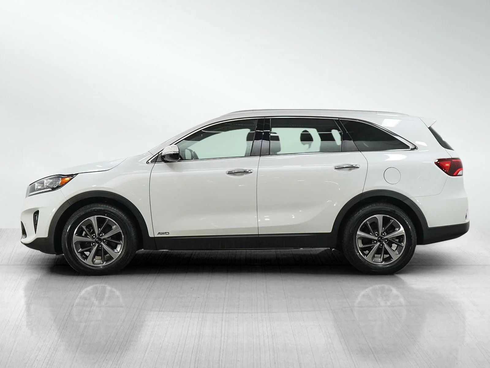 Used 2019 Kia Sorento EX with VIN 5XYPHDA54KG453446 for sale in Wayzata, Minnesota