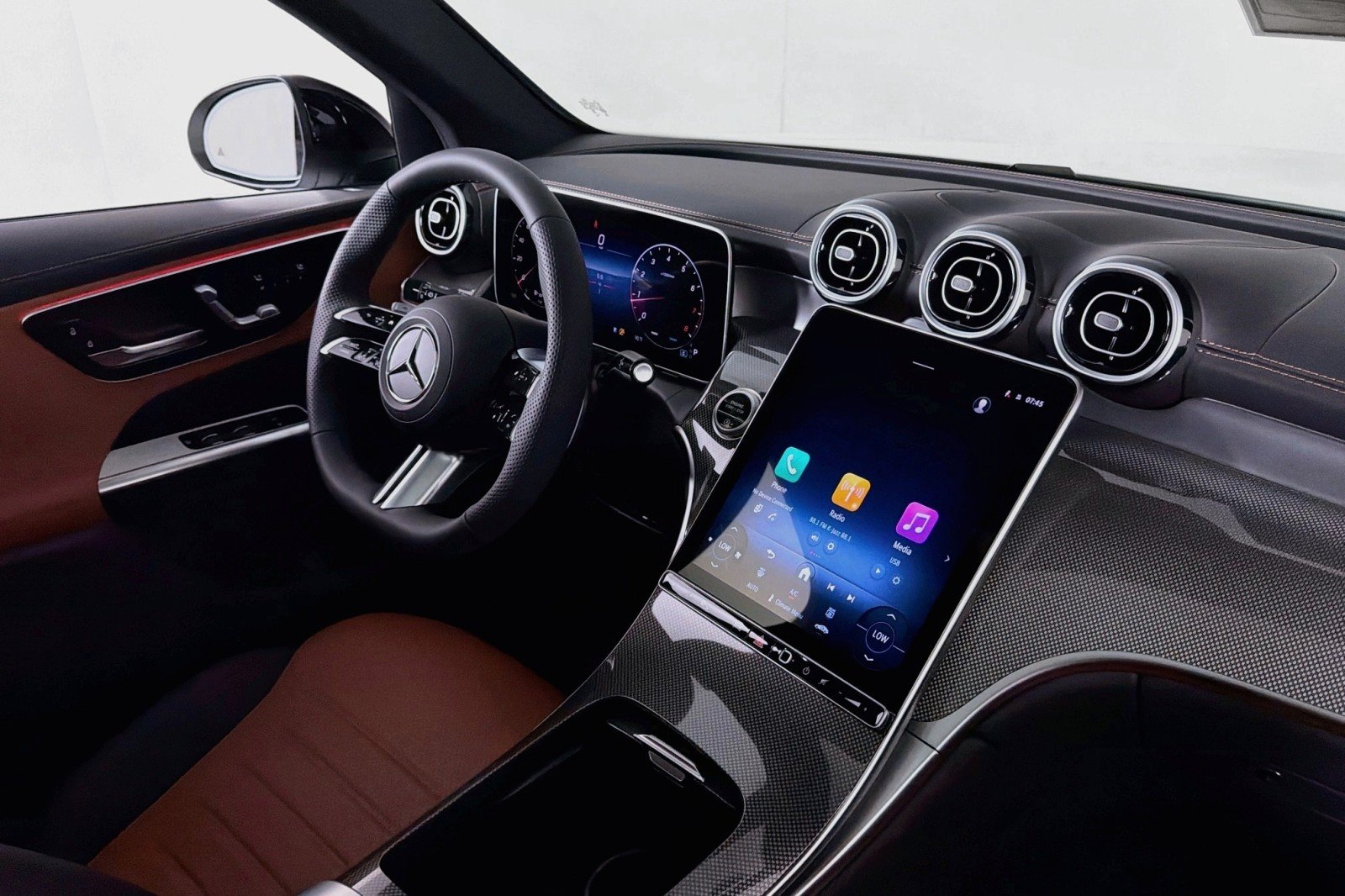 New 2026 Polar White Mercedes-Benz GLC 300 SUV image 15