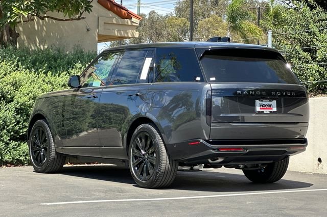 New 2027 Carpathian Grey Land Rover SE image 3
