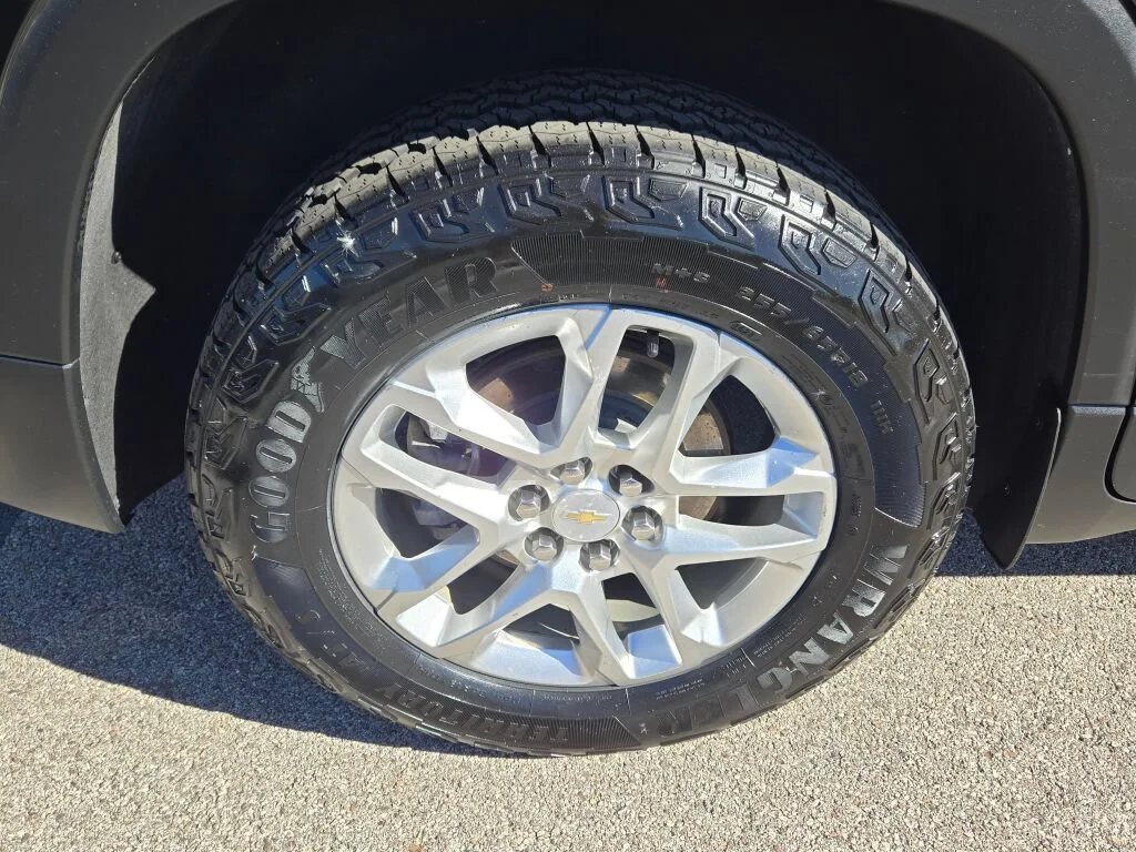 Used 2020 Black Chevrolet LS image 10