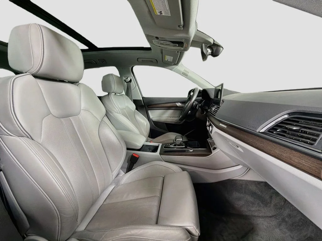Used 2023 Black Audi 55 Premium image 30