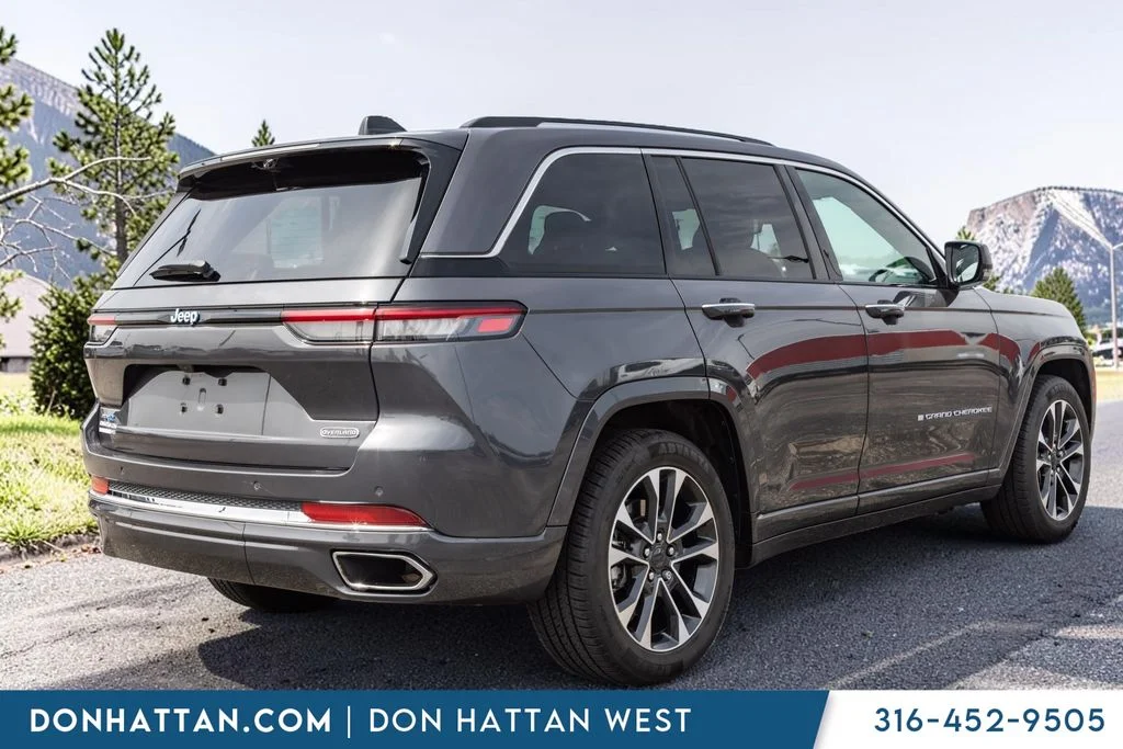 Used 2023 Gray Jeep Overland 4xe image 23