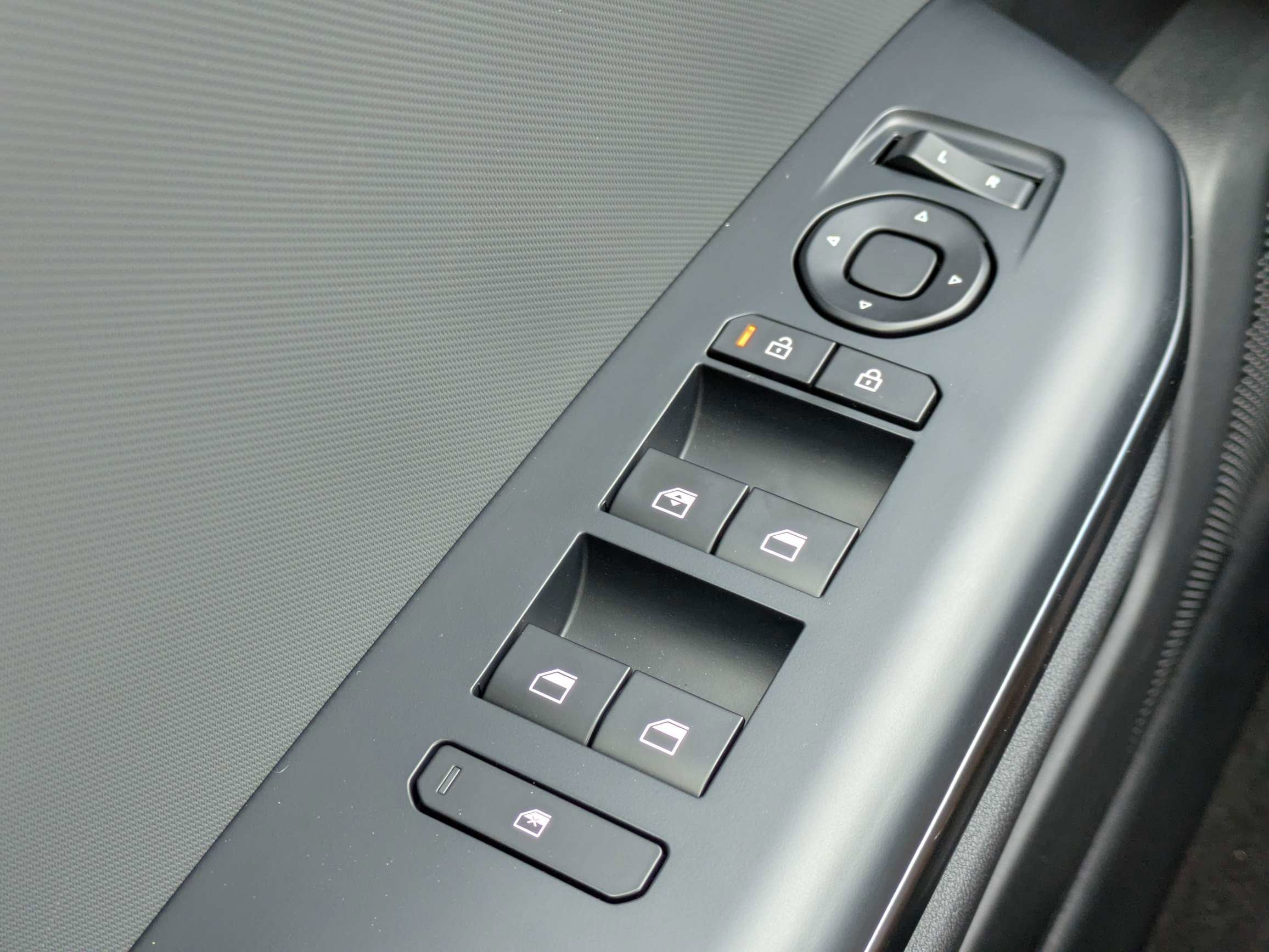 New 2026 Interstellar Gray Kia LXS image 28