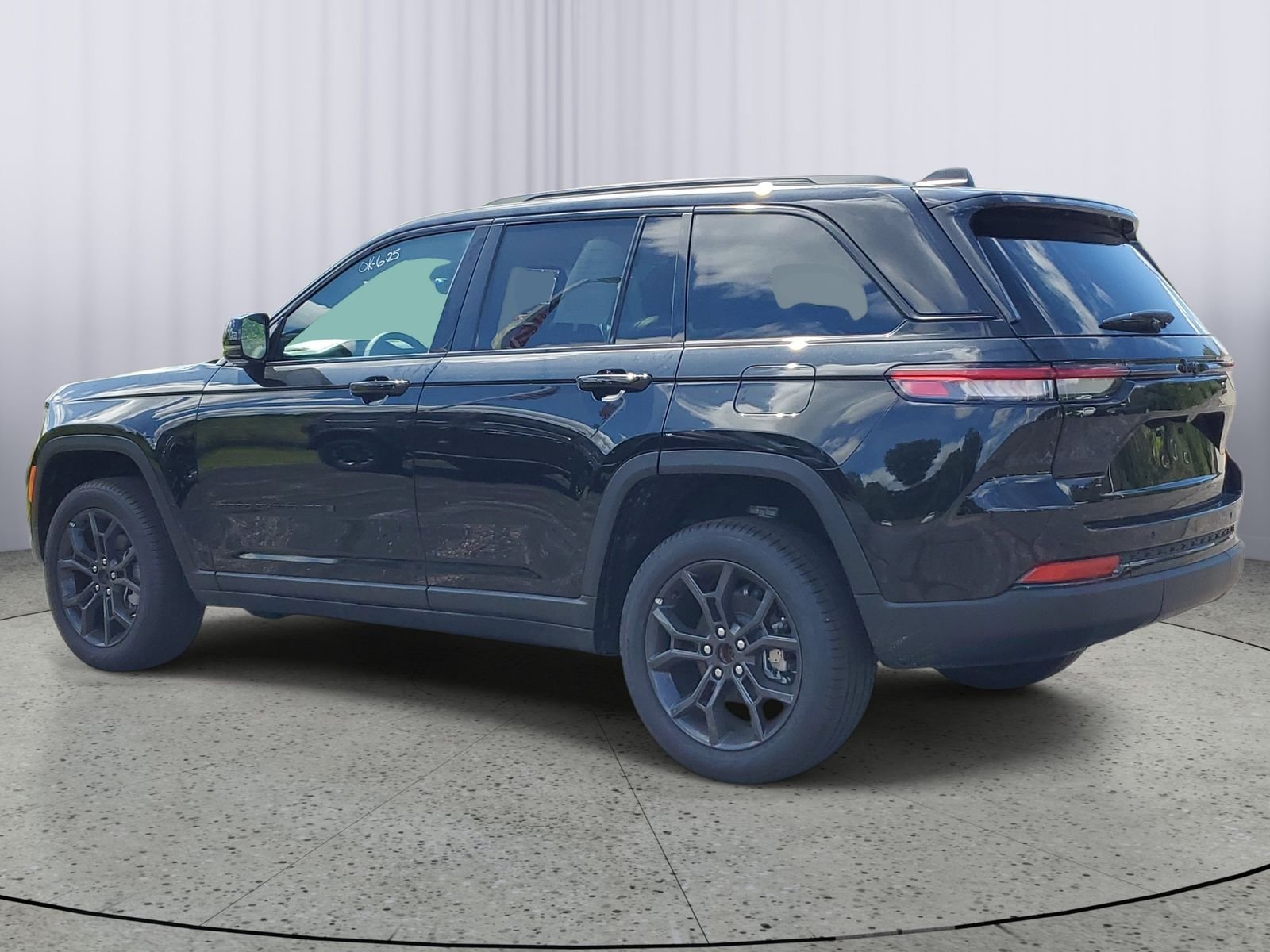 Used 2025 Black Jeep Limited image 3