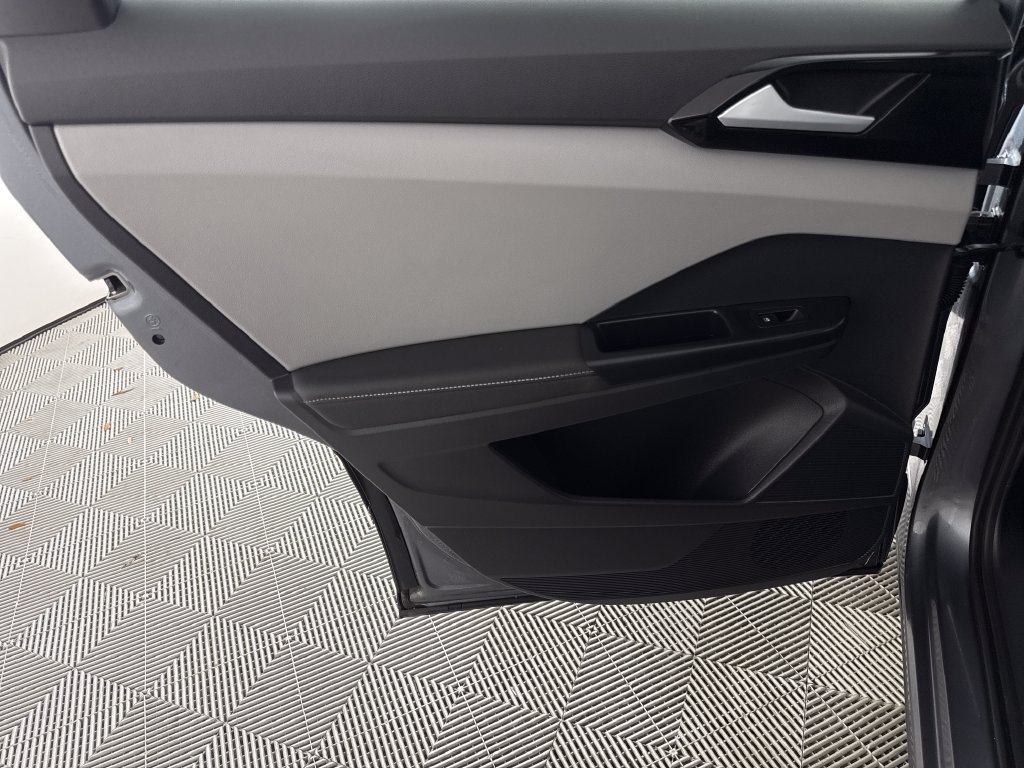 2024 Volkswagen Taos S - Photo 12