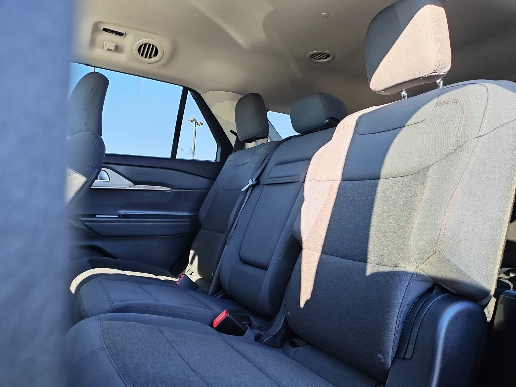 Used 2025 Gray Ford Active image 14