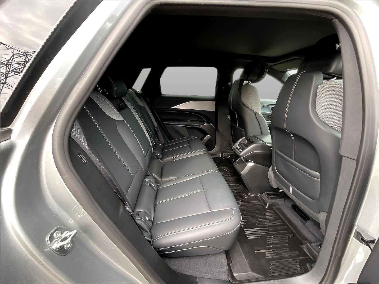 2024 Cadillac LYRIQ Tech - Photo 27