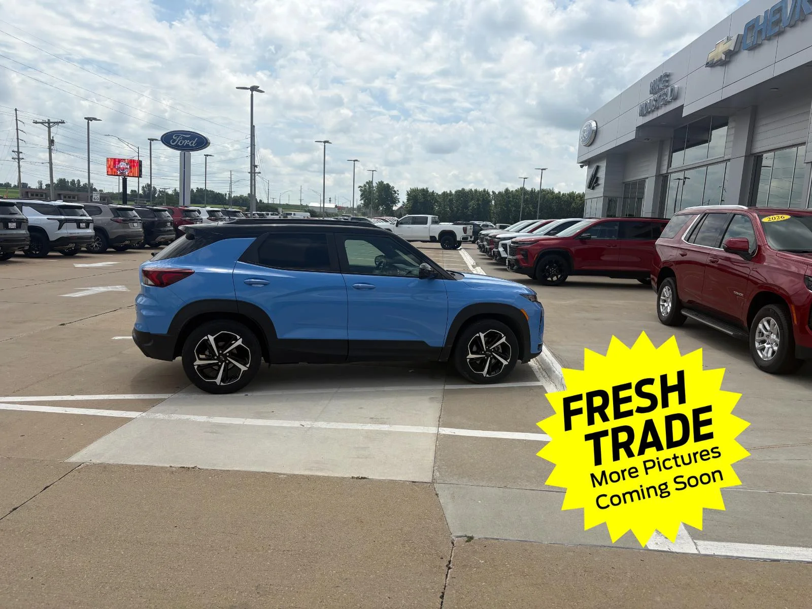 Used 2023 Fountain Blue Chevrolet RS image 7