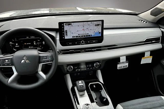 2026 Mitsubishi Outlander SE - Photo 6