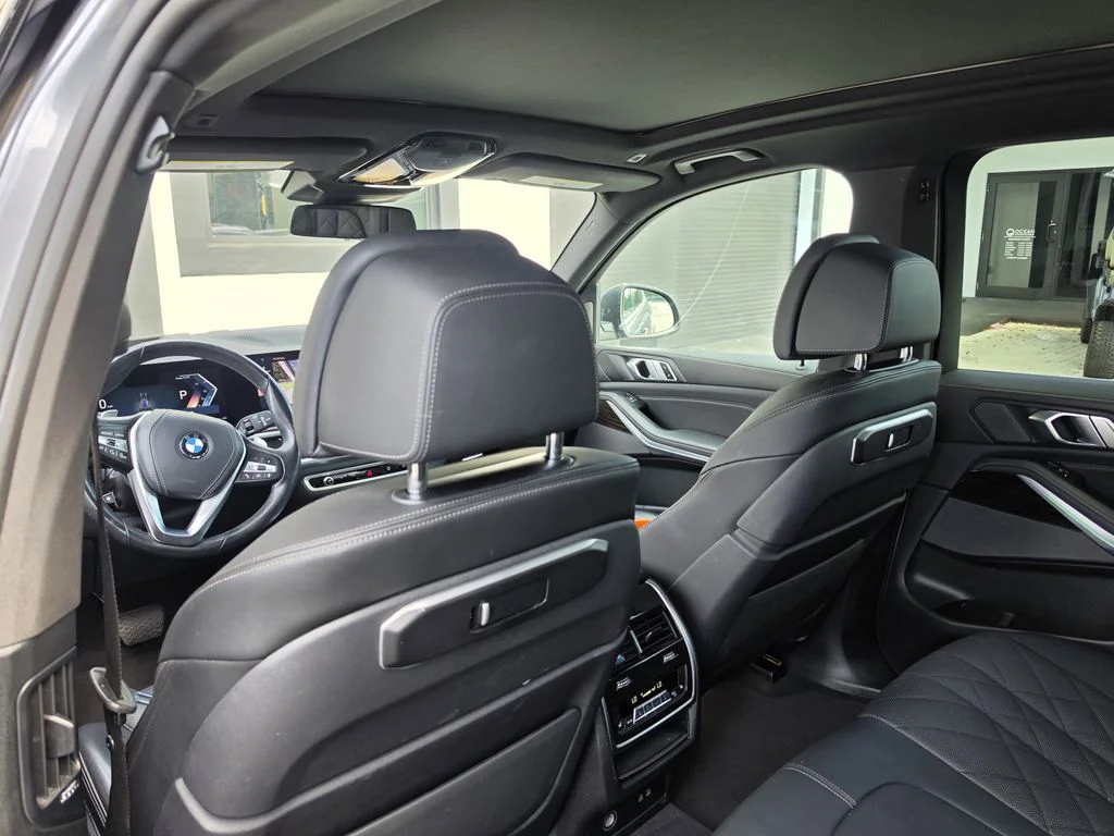 Used 2024 Gray BMW sDrive40i image 12