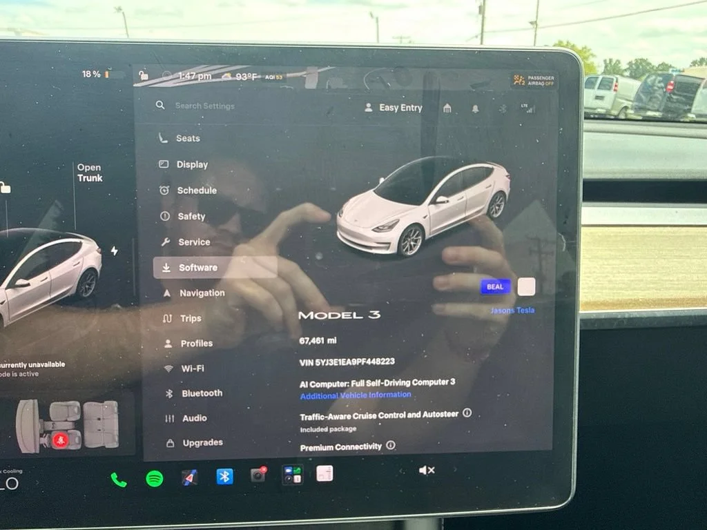 Used 2023  Tesla  image 23