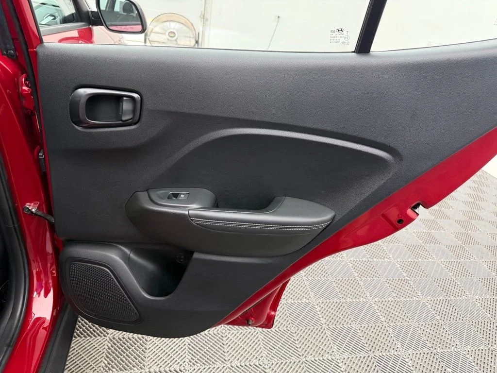 Used 2022 Red Hyundai Limited image 31
