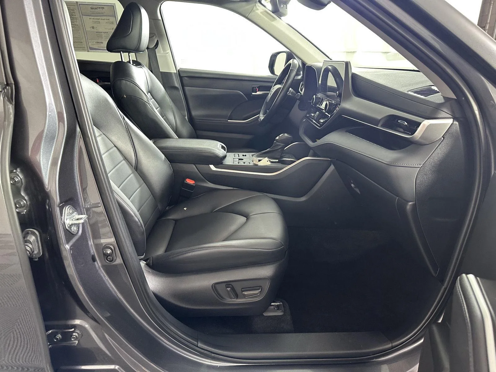 Used 2023 Magnetic Gray Metallic Toyota XLE image 28