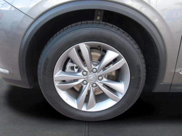 Used 2024 Liquid Carbon Metallic Acura 3.5L image 4