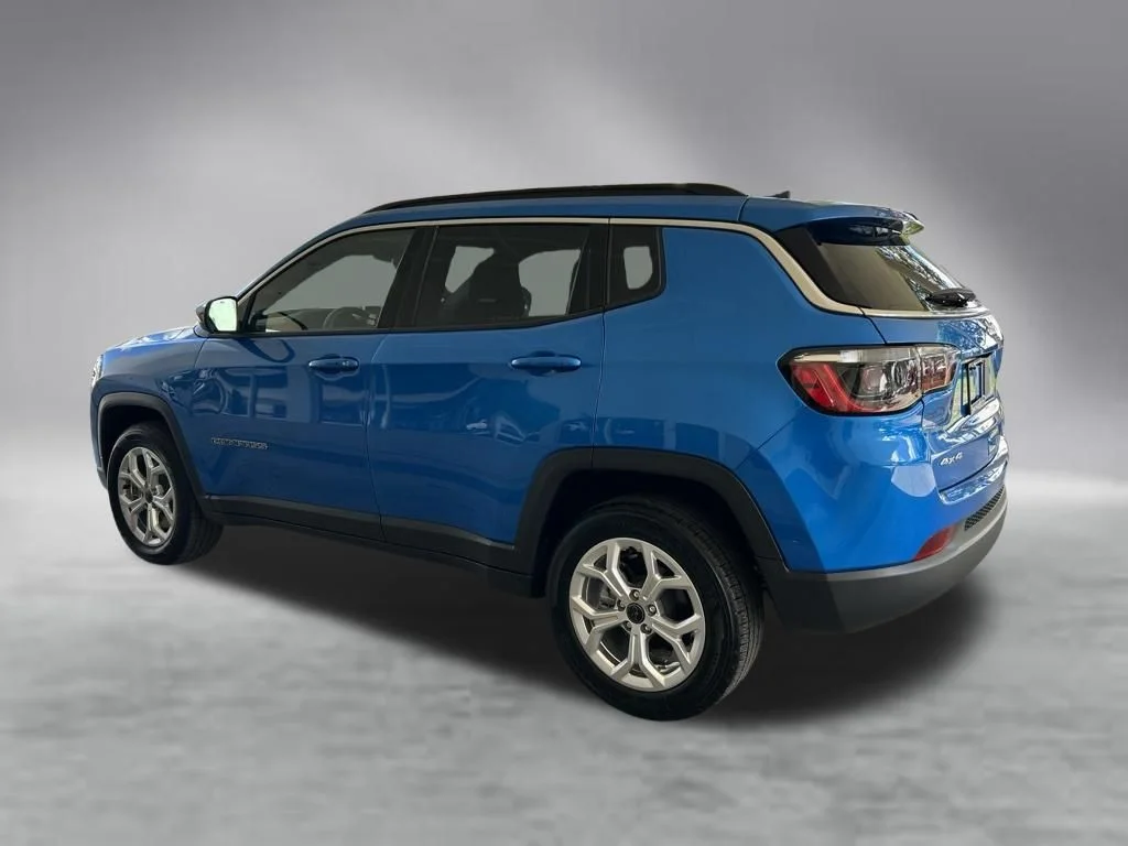 Used 2025 Blue Jeep Latitude image 4