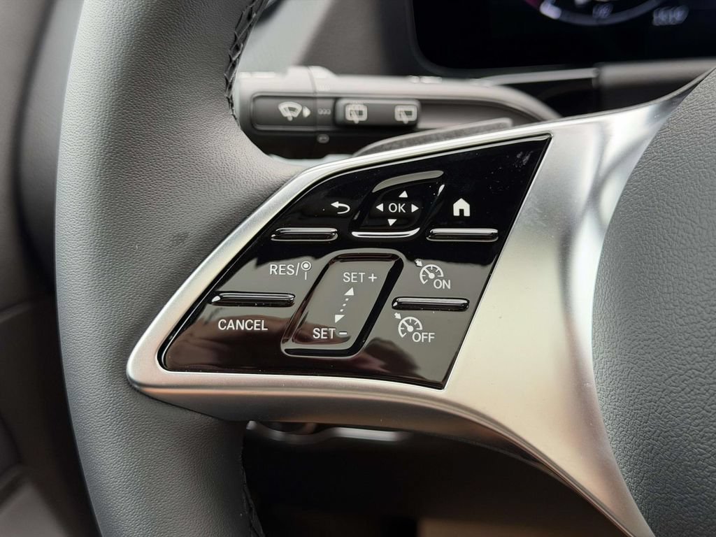 New 2026 Polar White Mercedes-Benz GLA 250 image 22