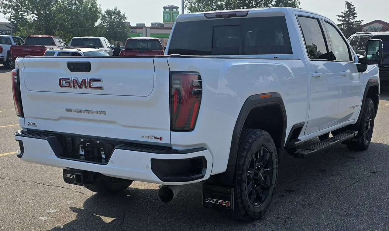 Used 2024 White GMC AT4 Crew Cab image 5