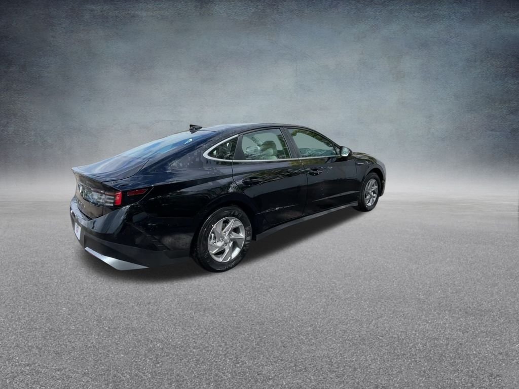 Certified Used 2026 Abyss Black Hyundai SE image 24