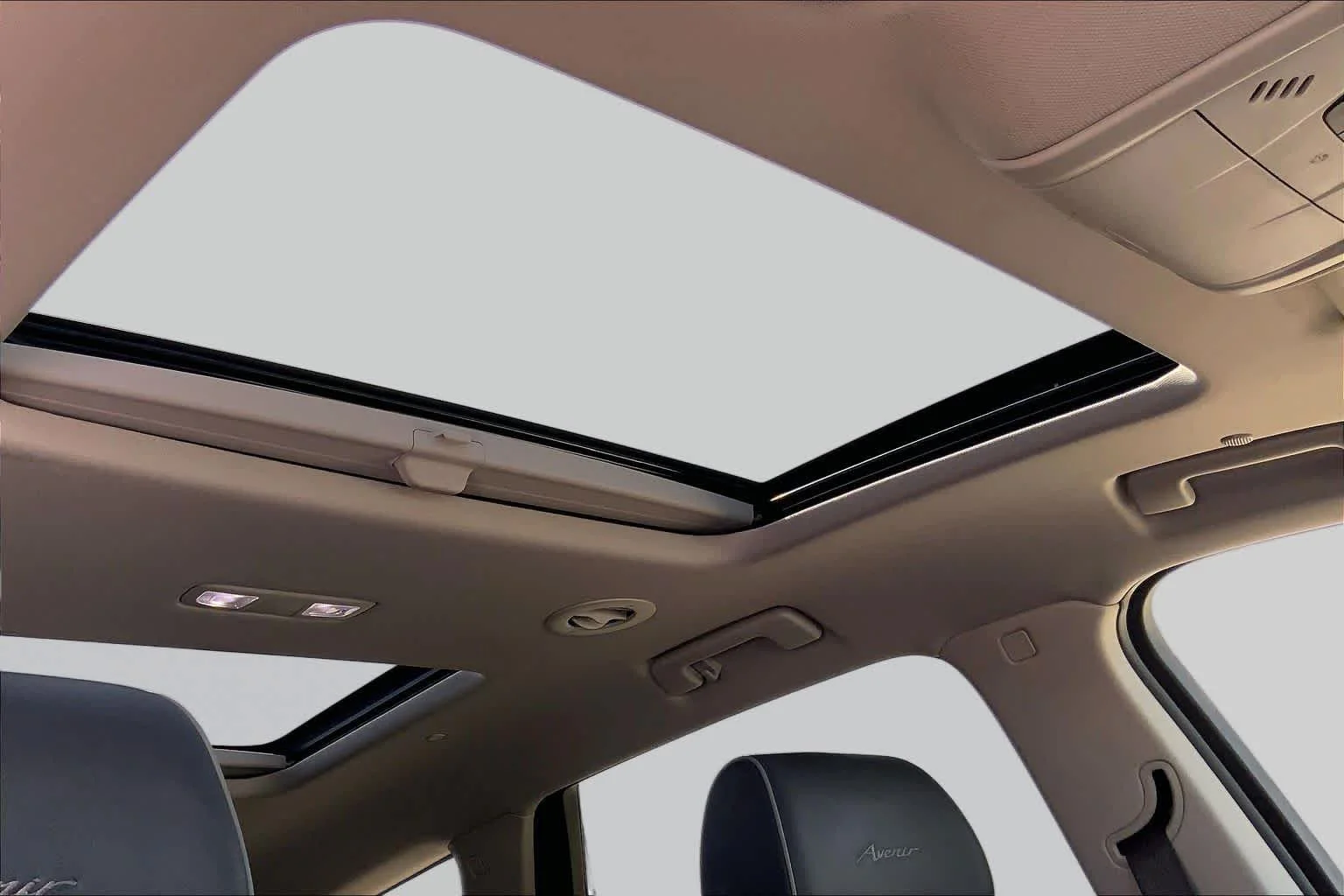 Certified Used 2021 WHITE FROST TRICOAT Buick Avenir image 13