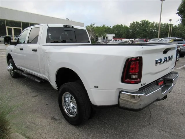 New 2026 Bright White Clear-Coat Exterior Paint RAM Tradesman image 4