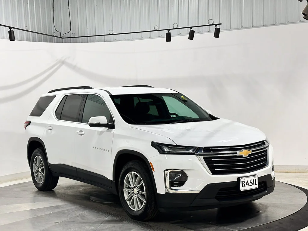 Used 2023 SUMMIT WHITE Chevrolet LT Cloth image 41